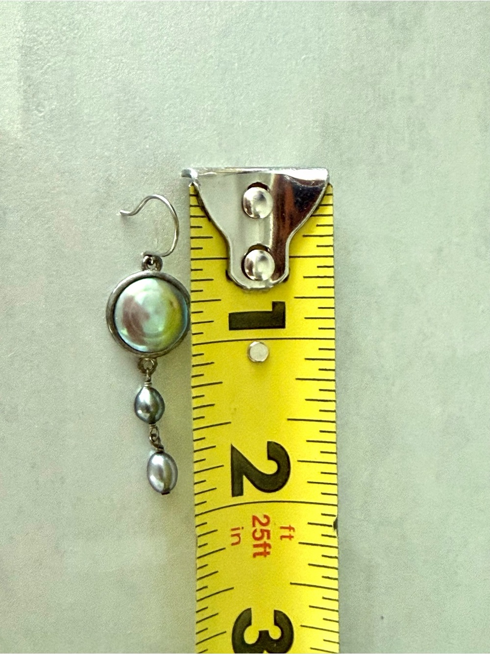 Lovely Vintage Kenneth Cole Silvertone Mother-of-Pearl/Black Pearl Drop Earrings - Picture 7 of 7